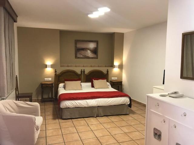 Hotel Patri Huescar Ngoại thất bức ảnh